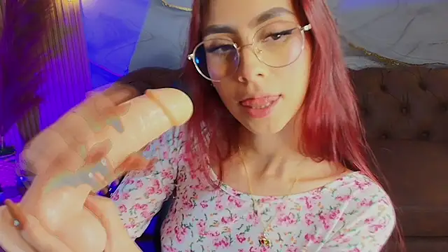 Snapshot of mia_tf chatting on 11/05/25, 02:06 mia tf online show from 11/05/25, 02:06