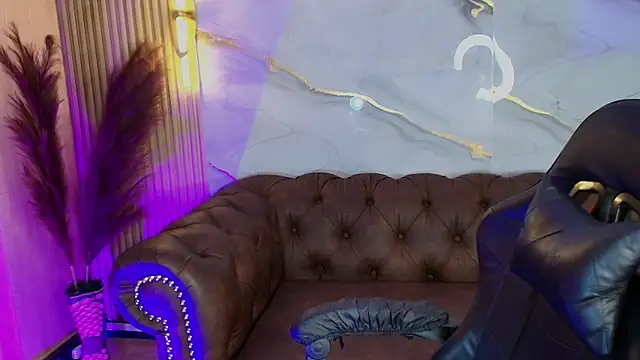 Snapshot of mia_tf chatting on 11/07/25, 02:17 mia tf online show from 11/07/25, 02:17