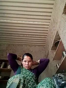 Snapshot of M-Kajal456 chatting on 10/20/25, 04:02 M-Kajal456 online show from 10/20/25, 04:02