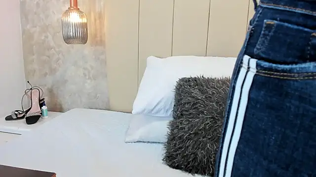 Snapshot of Daksha_a chatting on 10/02/25, 06:37 Daksha a online show from 10/02/25, 06:37