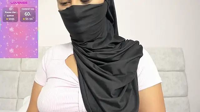 Snapshot of Daksha_a chatting on 10/25/25, 11:51 Daksha a online show from 10/25/25, 11:51