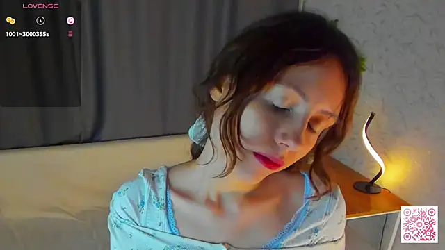 Snapshot of DelilahConsalvo chatting on 10/19/25, 06:08 DelilahConsalvo online show from 10/19/25, 06:08