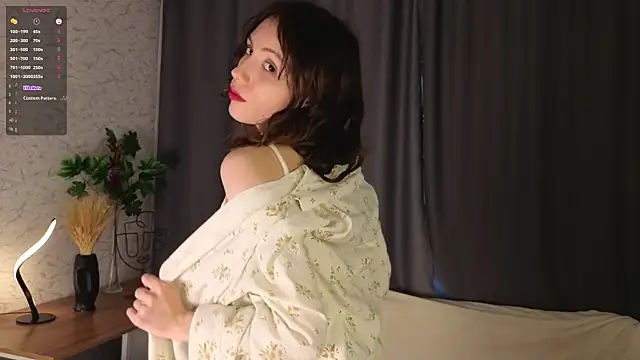 Snapshot of DelilahConsalvo chatting on 10/28/25, 05:22 DelilahConsalvo online show from 10/28/25, 05:22