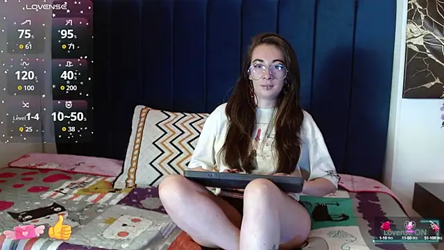 Snapshot of Violet_wish chatting on 09/20/25, 01:56 Violet wish online show from 09/20/25, 01:56