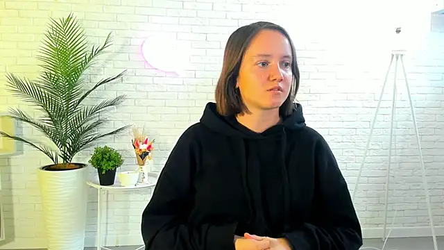 ToriSeagren online show from 09/20/25, 11:44
