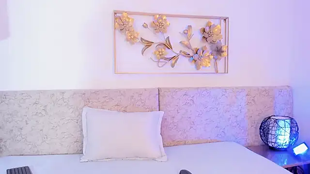 Snapshot of _Malak chatting on 09/24/25, 06:44 Malak online show from 09/24/25, 06:44