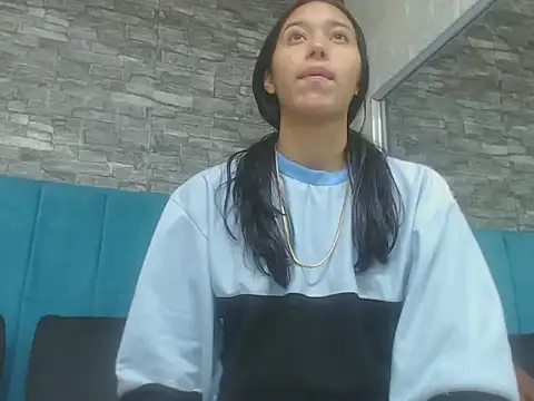 Snapshot of Lil_Rose2006 chatting on 10/04/25, 12:14 Lil Rose2006 online show from 10/04/25, 12:14