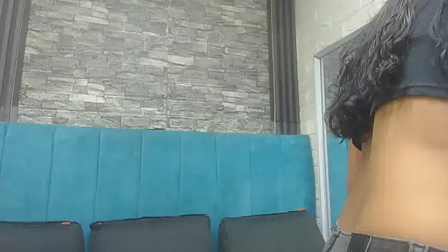 Snapshot of Lil_Rose2006 chatting on 10/27/25, 12:53 Lil Rose2006 online show from 10/27/25, 12:53