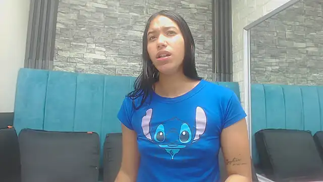 Snapshot of Lil_Rose2006 chatting on 11/03/25, 09:43 Lil Rose2006 online show from 11/03/25, 09:43