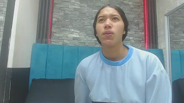 Snapshot of Lil_Rose2006 chatting on 11/04/25, 12:48 Lil Rose2006 online show from 11/04/25, 12:48