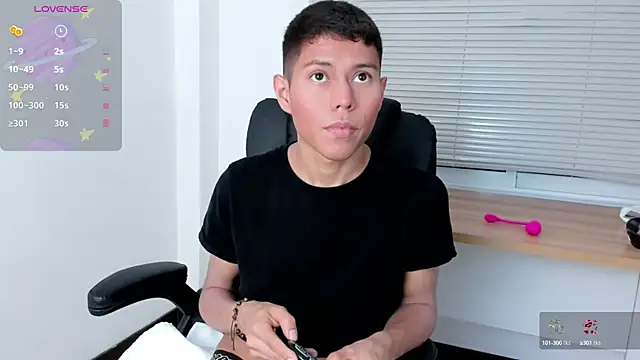 Snapshot of Little_liam chatting on 09/27/25, 07:08 Little liam online show from 09/27/25, 07:08