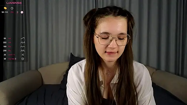 vivyboo111 online show from 09/21/25, 08:21