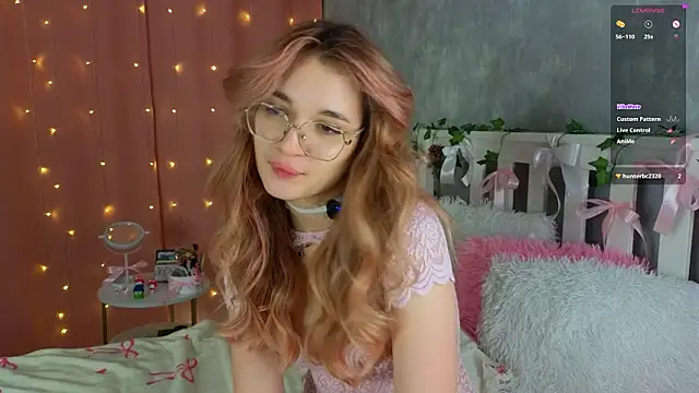 Snapshot of vivyboo111 chatting on 02/23/26, 07:33 vivyboo111 online show from 02/23/26, 07:33