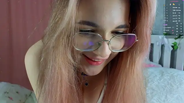Snapshot of vivyboo111 chatting on 03/08/26, 08:12 vivyboo111 online show from 03/08/26, 08:12
