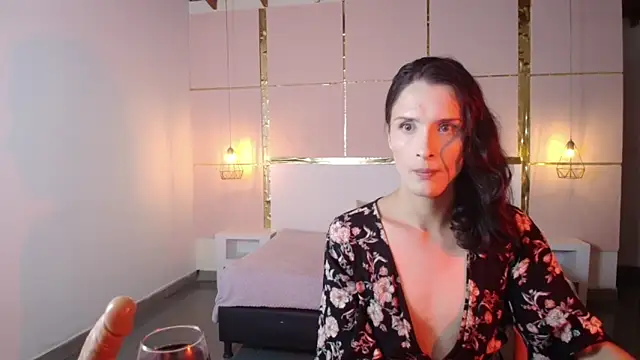 Snapshot of IsabelFernandez chatting on 10/06/25, 01:14 IsabelFernandez online show from 10/06/25, 01:14