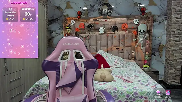 Snapshot of Diosa67 chatting on 10/25/25, 12:40 Diosa67 online show from 10/25/25, 12:40