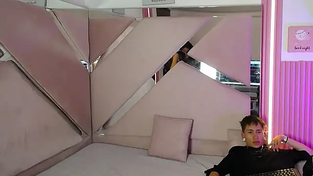 Snapshot of oblivionlove chatting on 10/06/25, 07:55 oblivionlove online show from 10/06/25, 07:55