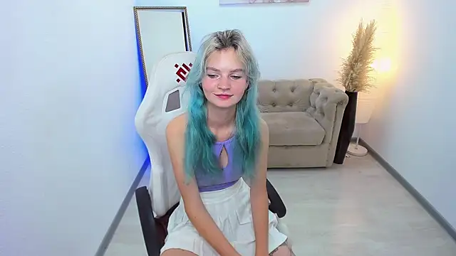 Snapshot of Lika_Sky chatting on 09/20/25, 10:00 Lika Sky online show from 09/20/25, 10:00