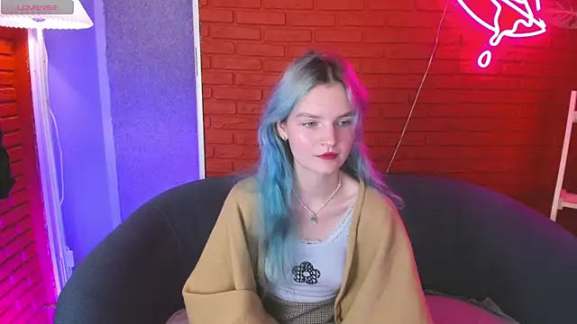 Snapshot of Lika_Sky chatting on 10/16/25, 04:08 Lika Sky online show from 10/16/25, 04:08