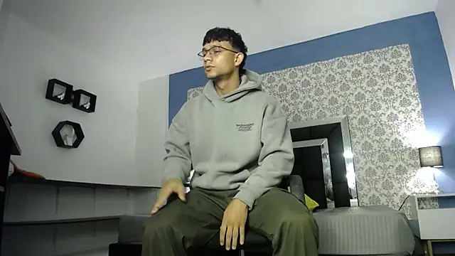 Snapshot of mike_wills3 chatting on 10/08/25, 05:21 mike wills3 online show from 10/08/25, 05:21