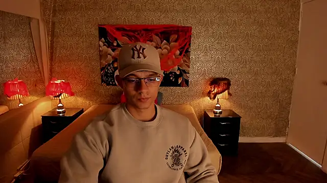 Snapshot of mike_wills3 chatting on 10/29/25, 04:26 mike wills3 online show from 10/29/25, 04:26