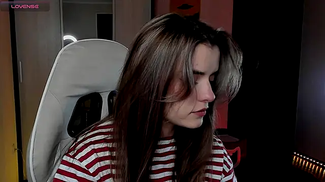 CharmingVixen online show from 09/25/25, 08:01