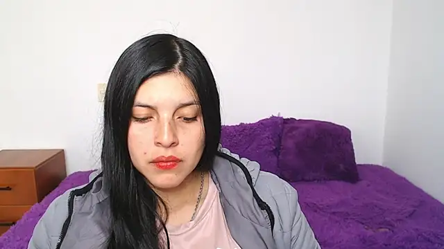 Snapshot of brendasantos_77 chatting on 09/22/25, 02:41 brendasantos 77 online show from 09/22/25, 02:41
