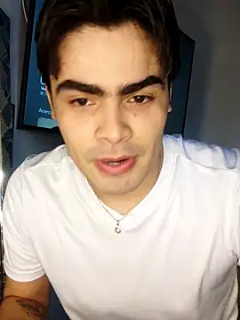 Snapshot of Mason_grey chatting on 10/17/25, 07:16 Mason grey online show from 10/17/25, 07:16