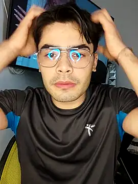 Snapshot of Mason_grey chatting on 11/13/25, 12:26 Mason grey online show from 11/13/25, 12:26