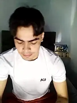 Snapshot of Mason_grey chatting on 12/14/25, 02:17 Mason grey online show from 12/14/25, 02:17