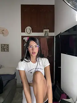 Julieta Duque online show from 03/25/26, 02:17