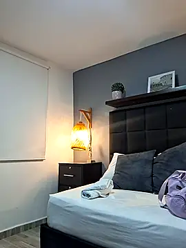 daniela crozee  online show from 10/18/25, 12:57