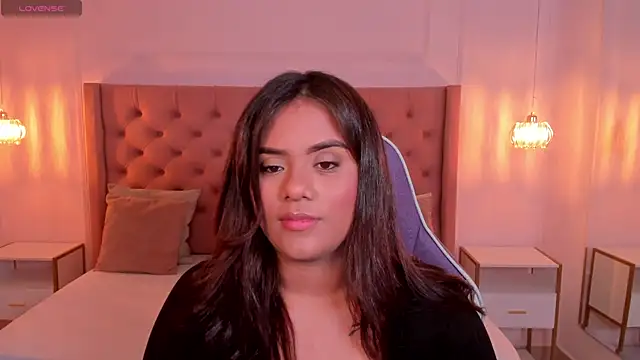 Snapshot of scarlett_rouss_ chatting on 10/03/25, 03:25 scarlett rouss online show from 10/03/25, 03:25