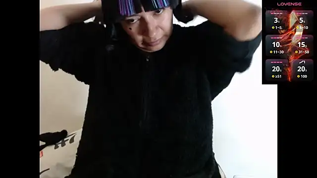 Snapshot of Acelinrose chatting on 09/29/25, 10:09 Acelinrose online show from 09/29/25, 10:09