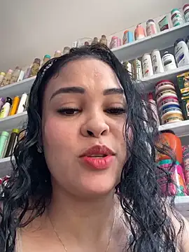 Snapshot of FOX_LATINA chatting on 04/10/26, 06:34 FOX LATINA online show from 04/10/26, 06:34