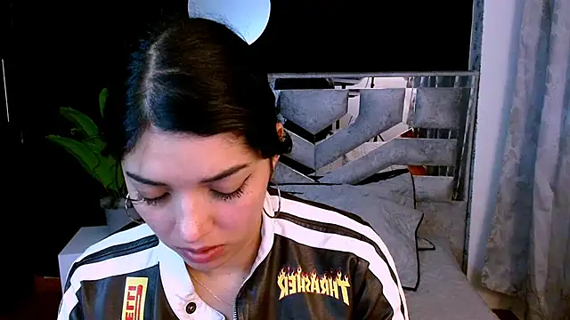 dreams girl online show from 09/27/25, 03:11