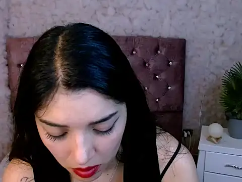 dreams girl online show from 10/22/25, 11:48