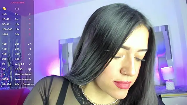 Snapshot of IsaDiiaz chatting on 10/05/25, 04:33 IsaDiiaz online show from 10/05/25, 04:33