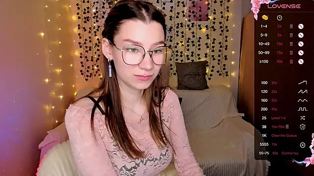 LinaBlossom  online show from 11/24/25, 08:14