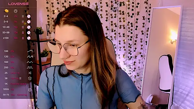 LinaBlossom  online show from 06/12/26, 02:10