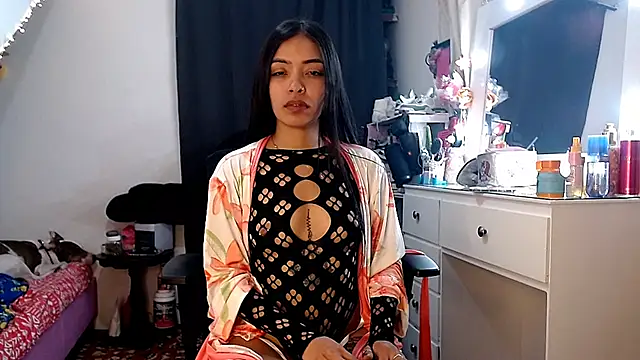 Snapshot of pocahot222 chatting on 10/13/25, 09:48 pocahot222 online show from 10/13/25, 09:48