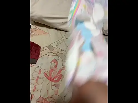 Snapshot of mino_bitter chatting on 10/24/25, 02:46 mino bitter online show from 10/24/25, 02:46