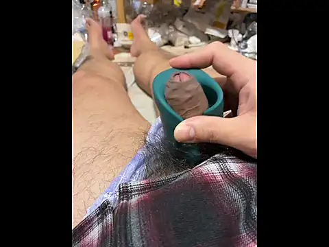 Snapshot of mino_bitter chatting on 10/27/25, 09:57 mino bitter online show from 10/27/25, 09:57