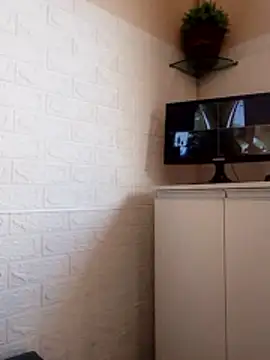 Crislove22 online show from 10/27/25, 04:55