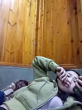 Snapshot of Suzuki_see chatting on 11/04/25, 12:15 Suzuki see online show from 11/04/25, 12:15