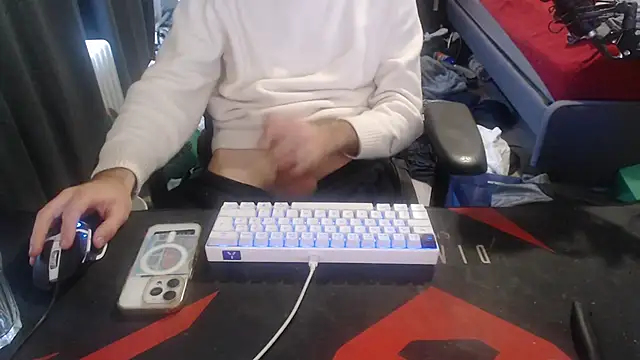 Snapshot of geil20CM2 chatting on 11/09/25, 03:10 geil20CM2 online show from 11/09/25, 03:10