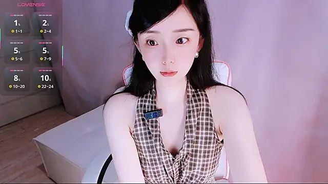 Snapshot of Niannian- chatting on 06/28/26, 06:58 Niannian- online show from 06/28/26, 06:58