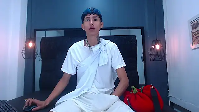 Snapshot of Daniel_delux_ chatting on 10/06/25, 11:07 Daniel delux online show from 10/06/25, 11:07