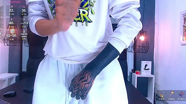 Snapshot of Daniel_delux_ chatting on 11/11/25, 11:54 Daniel delux online show from 11/11/25, 11:54