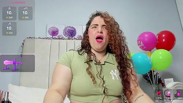 Snapshot of AmandaaWats chatting on 11/22/25, 11:31 AmandaaWats online show from 11/22/25, 11:31